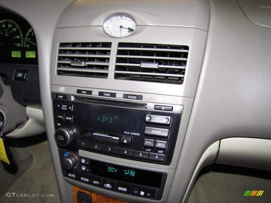 2003 Infiniti I 35 Controls Photo #42412828