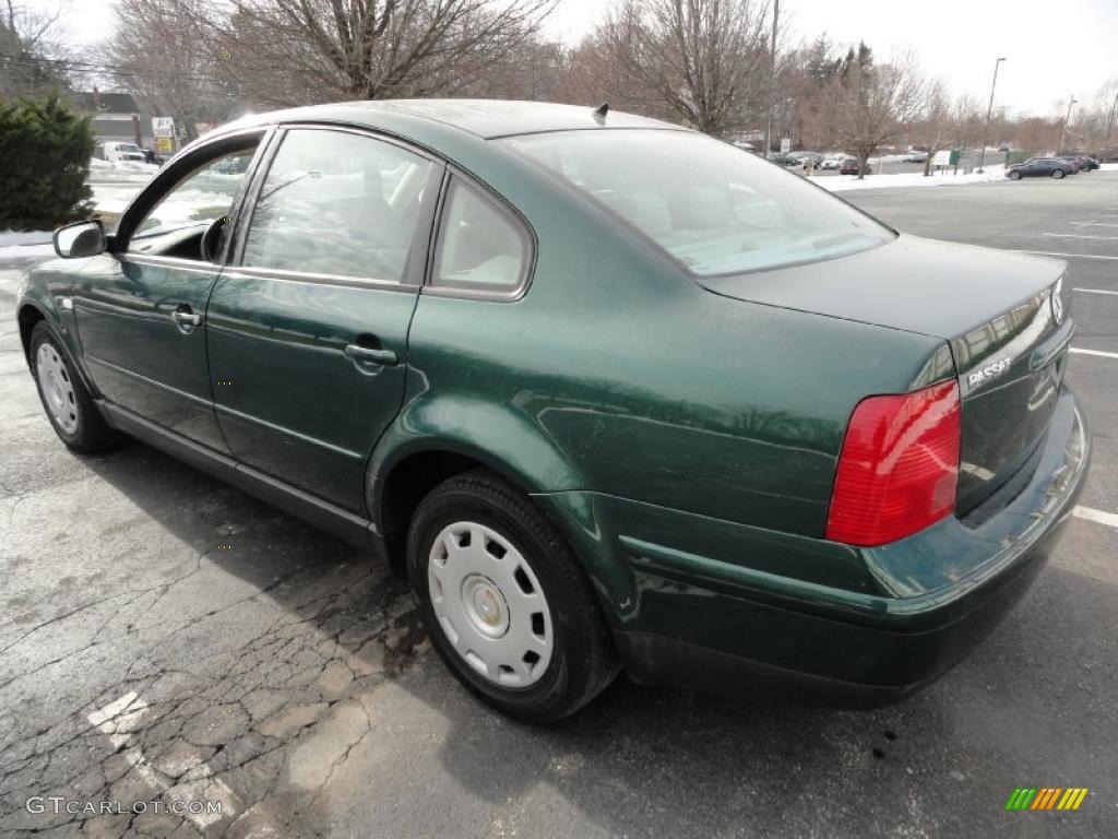 2001 Passat GLS Sedan - Pine Green Metallic / Beige photo #4
