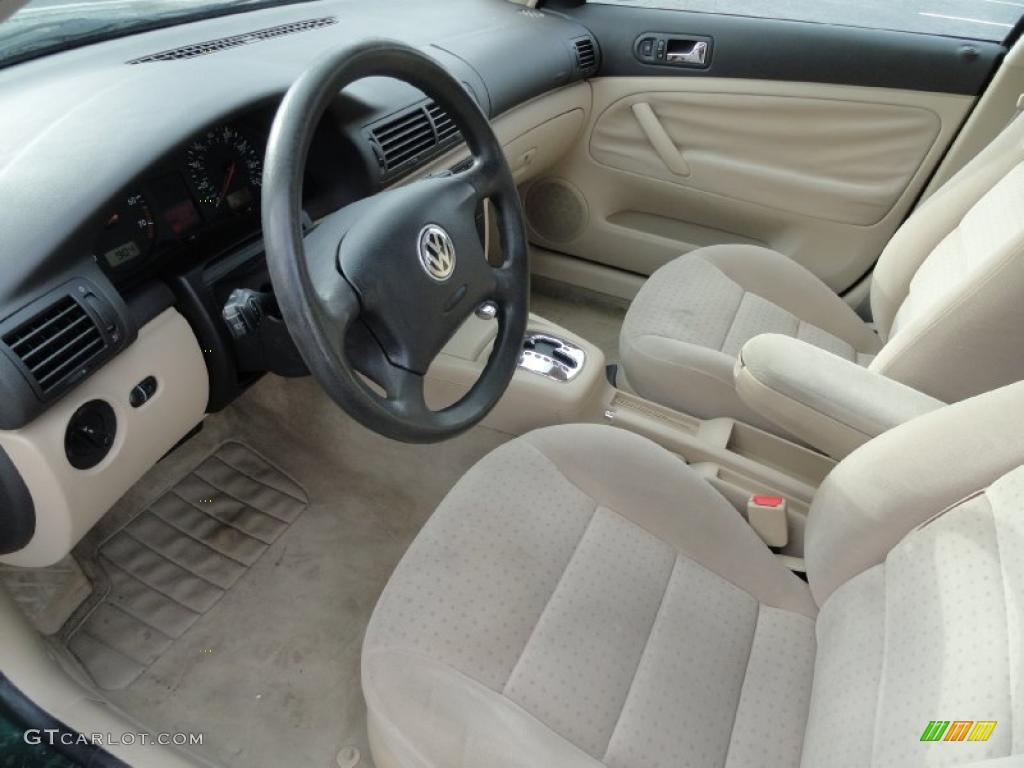 Beige Interior 2001 Volkswagen Passat GLS Sedan Photo #42413768