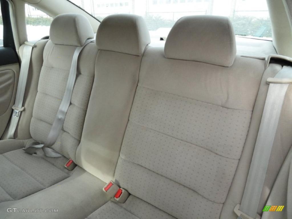 Beige Interior 2001 Volkswagen Passat GLS Sedan Photo #42413856