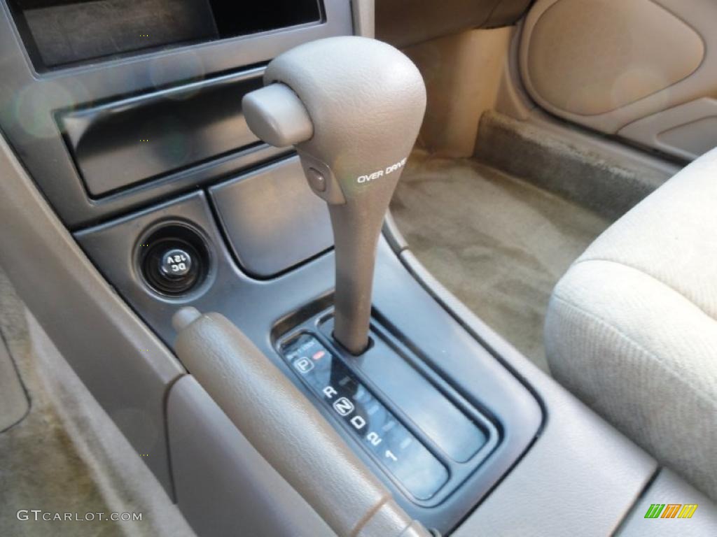 1998 Nissan Maxima SE Transmission Photos