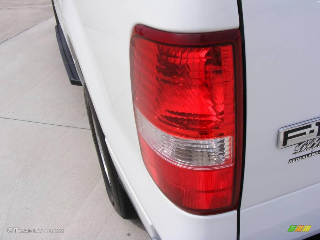 2006 F150 XLT SuperCrew - Oxford White / Medium/Dark Flint photo #9