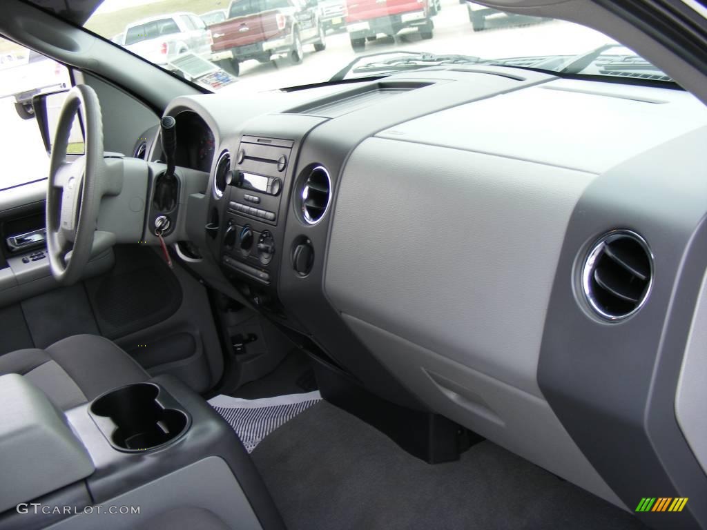 2006 F150 XLT SuperCrew - Oxford White / Medium/Dark Flint photo #23