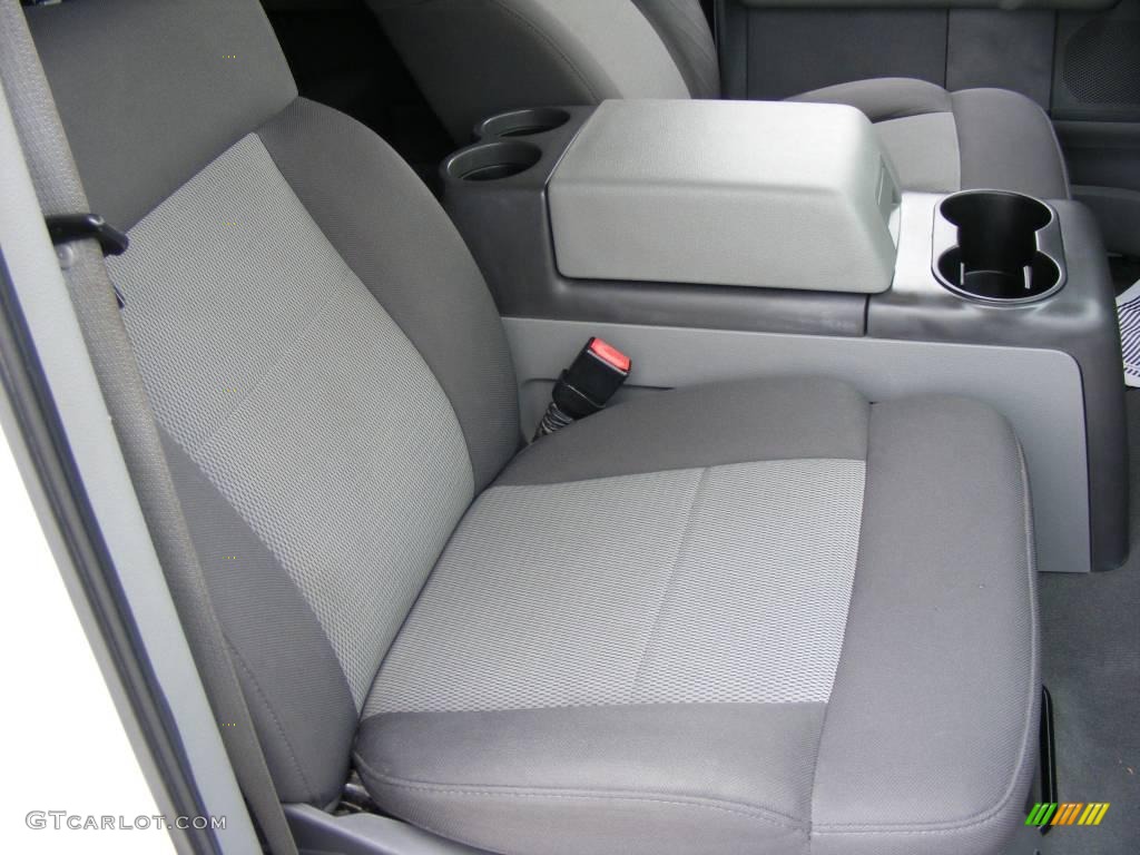 2006 F150 XLT SuperCrew - Oxford White / Medium/Dark Flint photo #24