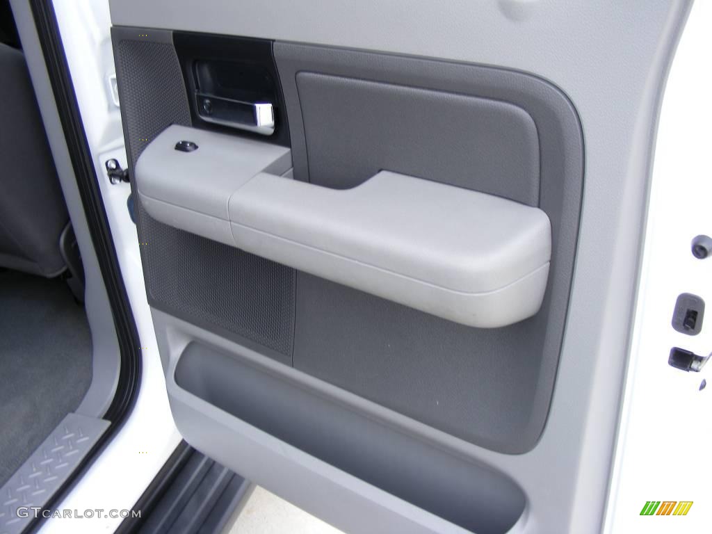 2006 F150 XLT SuperCrew - Oxford White / Medium/Dark Flint photo #25