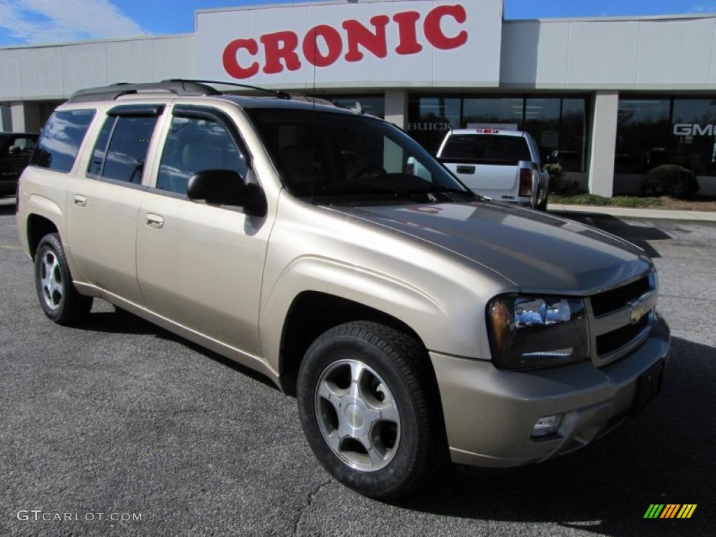 2006 TrailBlazer EXT LT - Sandstone Metallic / Light Cashmere/Ebony photo #1