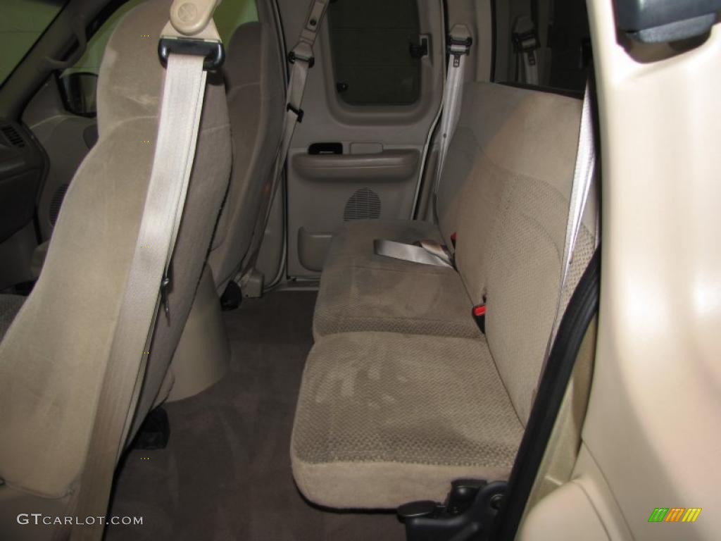 Medium Parchment Interior 2000 Ford F150 XL Extended Cab Photo #42420832