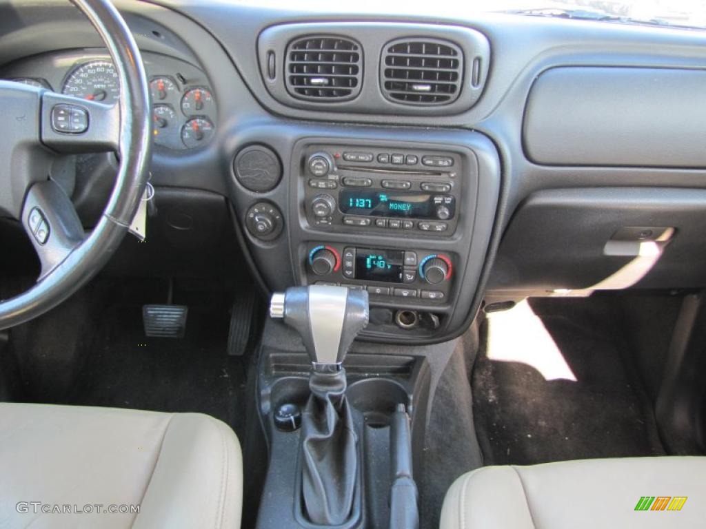 2006 Chevrolet TrailBlazer EXT LT Controls Photo #42420912