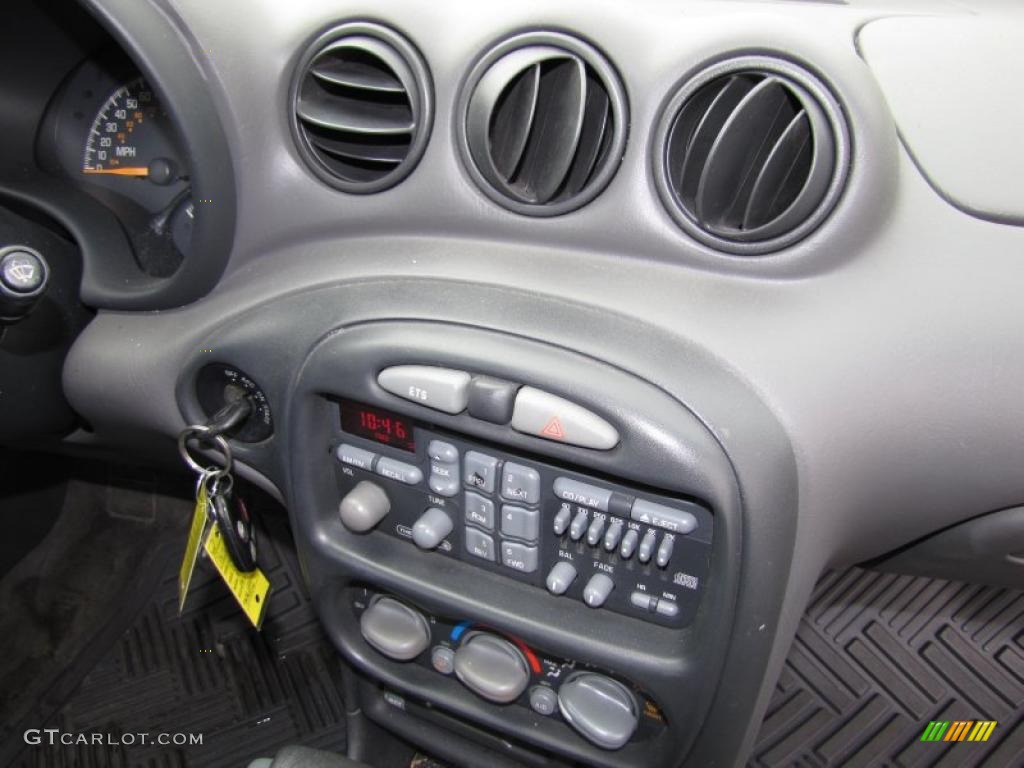 2000 Pontiac Grand Am GT Coupe Controls Photo #42421768