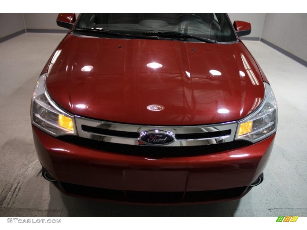 2009 Focus SES Sedan - Sangria Red Metallic / Medium Stone photo #2