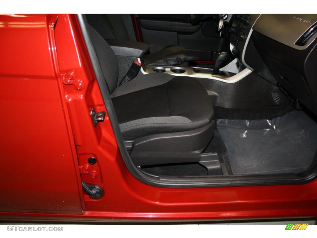 2009 Focus SES Sedan - Sangria Red Metallic / Medium Stone photo #9