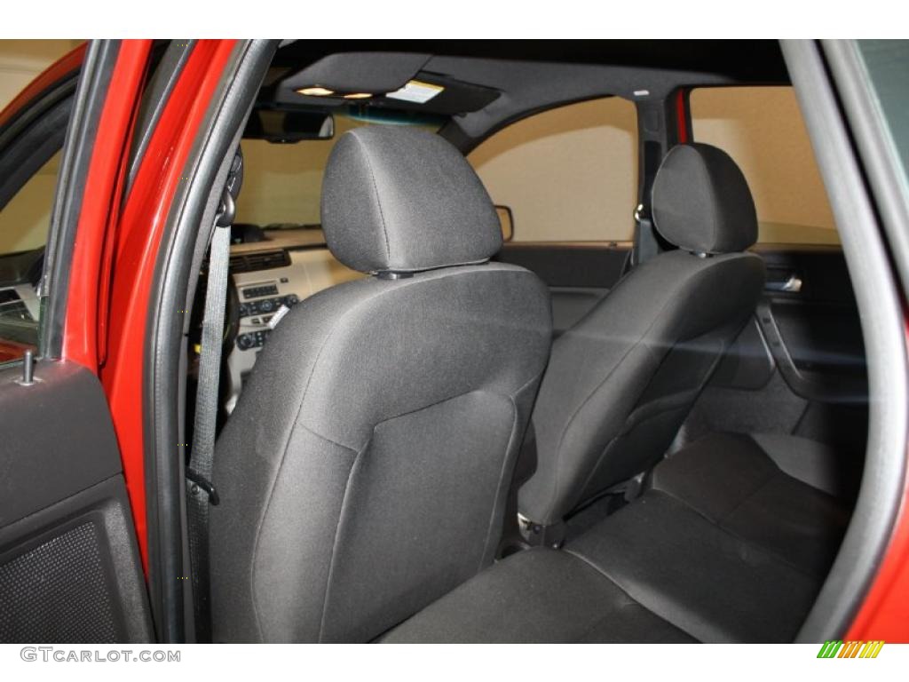 2009 Focus SES Sedan - Sangria Red Metallic / Medium Stone photo #28
