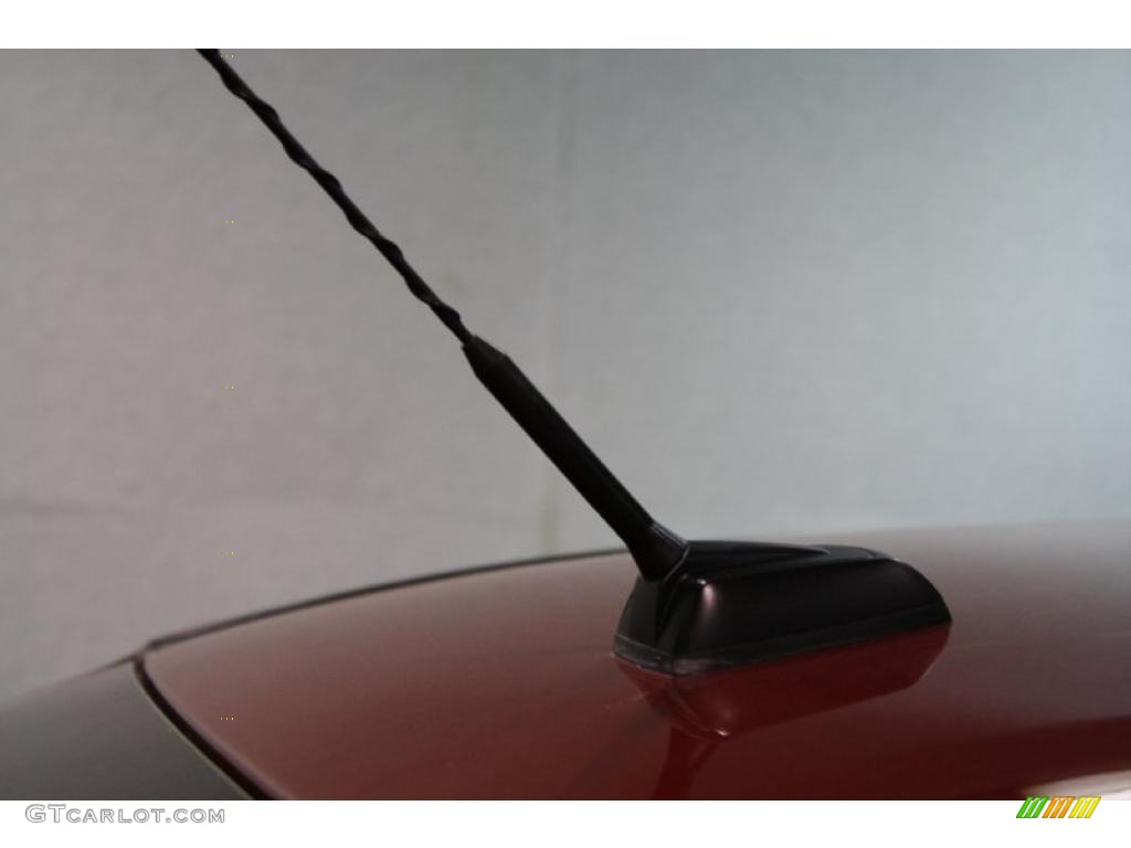2009 Focus SES Sedan - Sangria Red Metallic / Medium Stone photo #40
