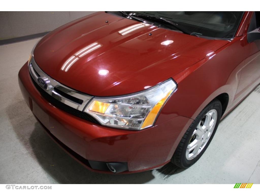 2009 Focus SES Sedan - Sangria Red Metallic / Medium Stone photo #45