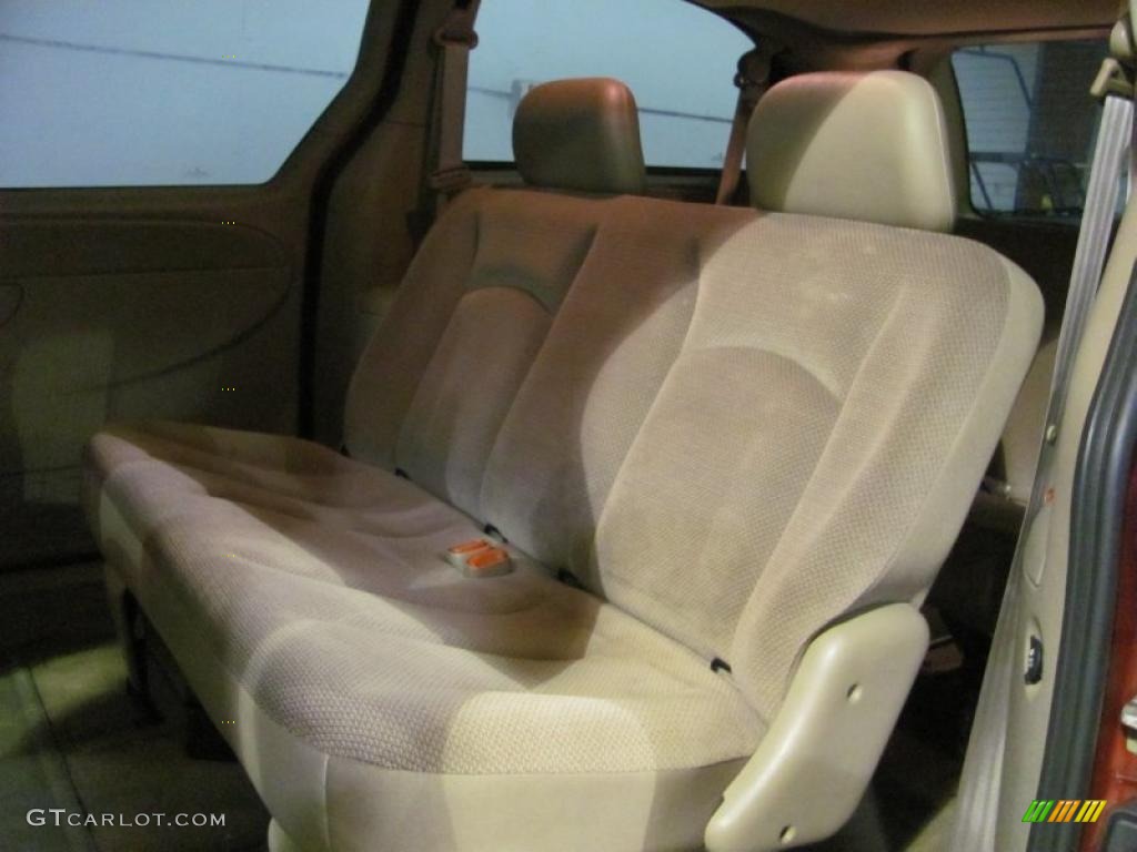 2003 Grand Caravan SE - Inferno Red Tinted Pearl / Taupe photo #7