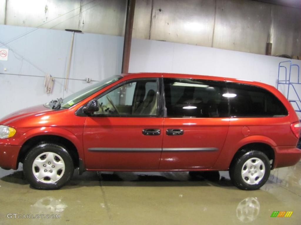 2003 Grand Caravan SE - Inferno Red Tinted Pearl / Taupe photo #17