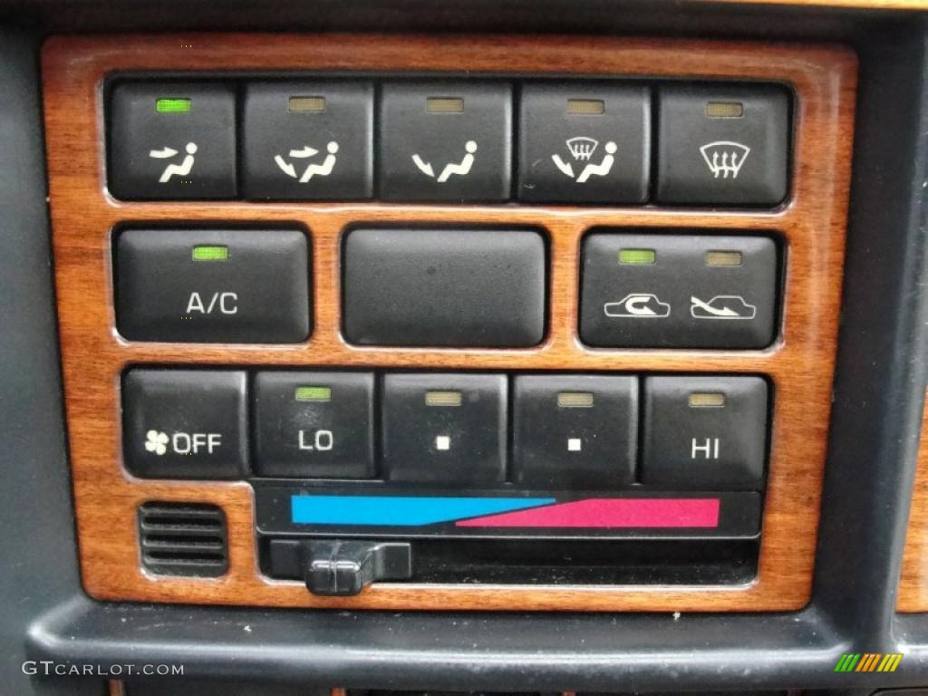 1997 Toyota Land Cruiser Standard Land Cruiser Model Controls Photo #42432964