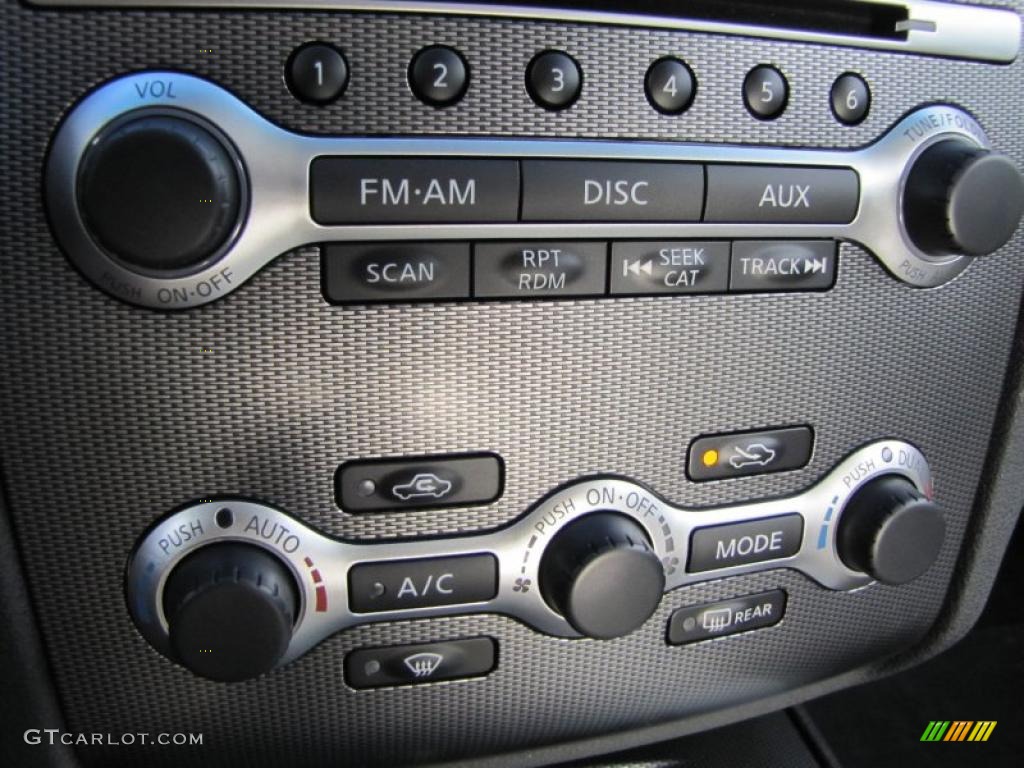 2011 Nissan Maxima 3.5 SV Sport Controls Photo #42438336