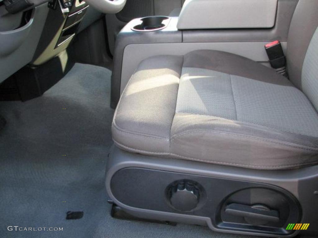 2005 F150 XLT SuperCrew - Dark Toreador Red Metallic / Medium Flint Grey photo #17
