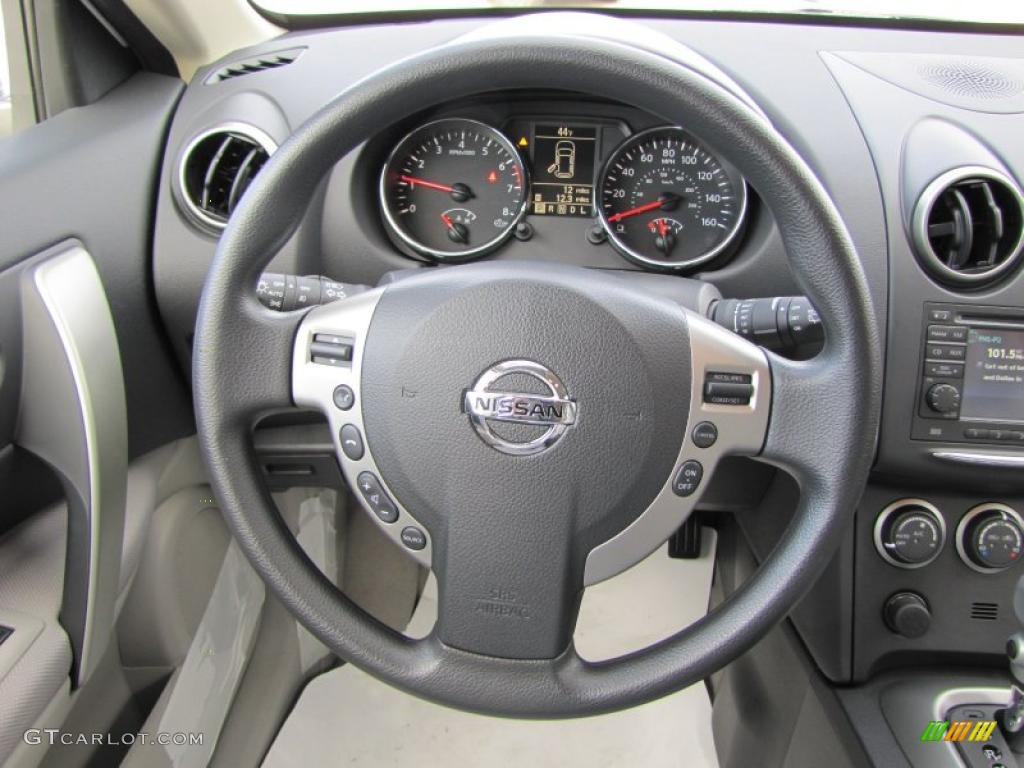 2011 Rogue SV - Pearl White / Black photo #10
