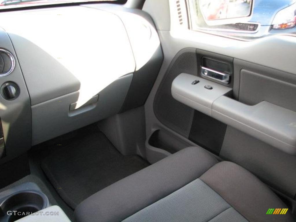 2005 F150 XLT SuperCrew - Dark Toreador Red Metallic / Medium Flint Grey photo #24