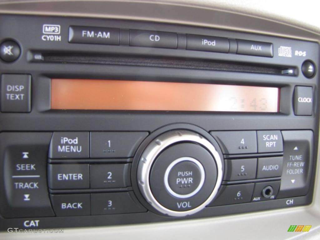 2011 Nissan Cube 1.8 SL Controls Photo #42438580
