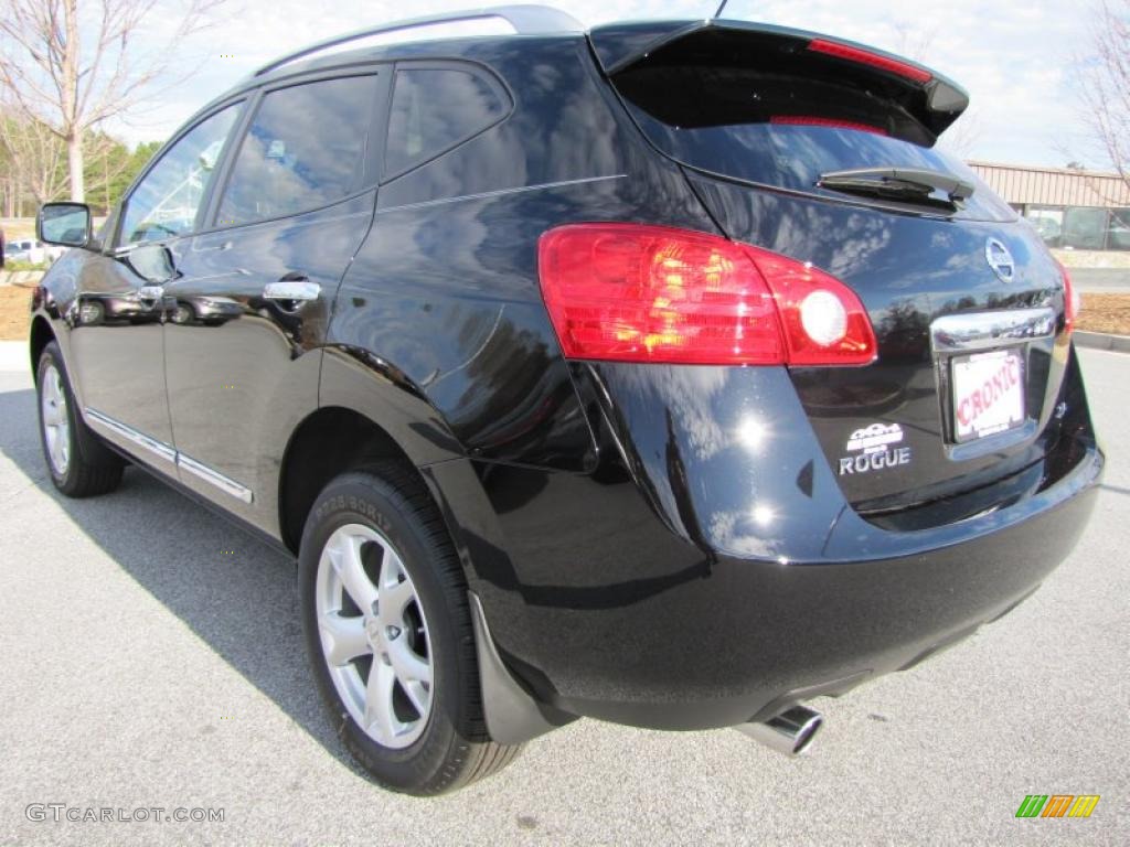 2011 Rogue SV - Wicked Black / Gray photo #3