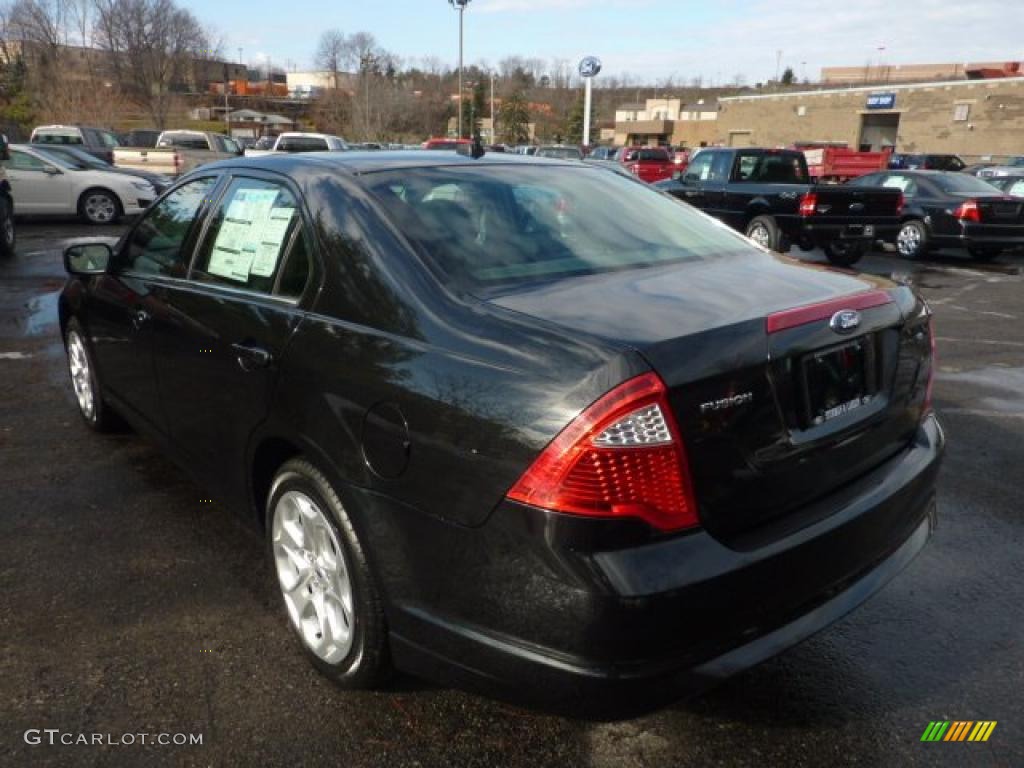 2011 Fusion SE - Tuxedo Black Metallic / Charcoal Black photo #4