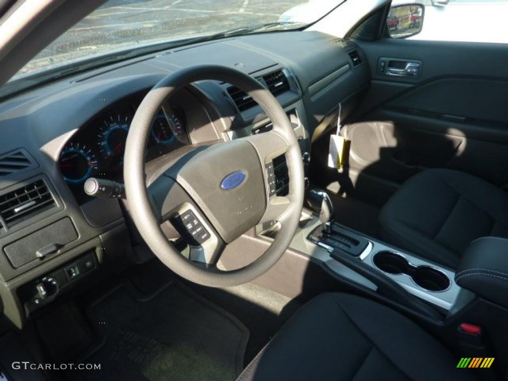 2011 Fusion SE - Tuxedo Black Metallic / Charcoal Black photo #12