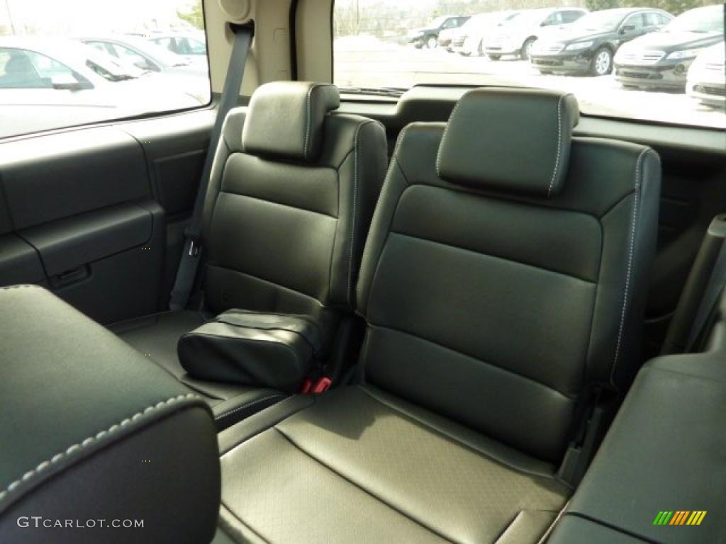 Charcoal Black Interior 2011 Ford Flex Limited AWD EcoBoost Photo #42443395