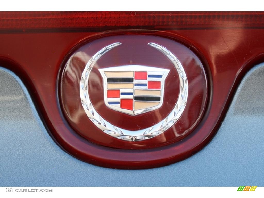 2004 Cadillac Seville SLS Marks and Logos Photo #42447111