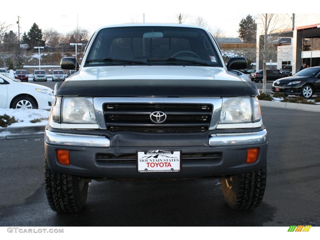 1998 Tacoma V6 TRD Extended Cab 4x4 - White / Gray photo #6