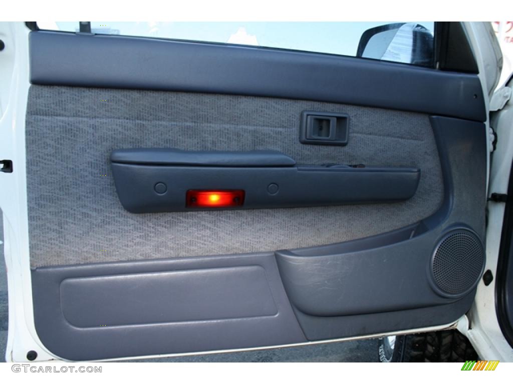 1998 Toyota Tacoma V6 TRD Extended Cab 4x4 Gray Door Panel Photo #42448279