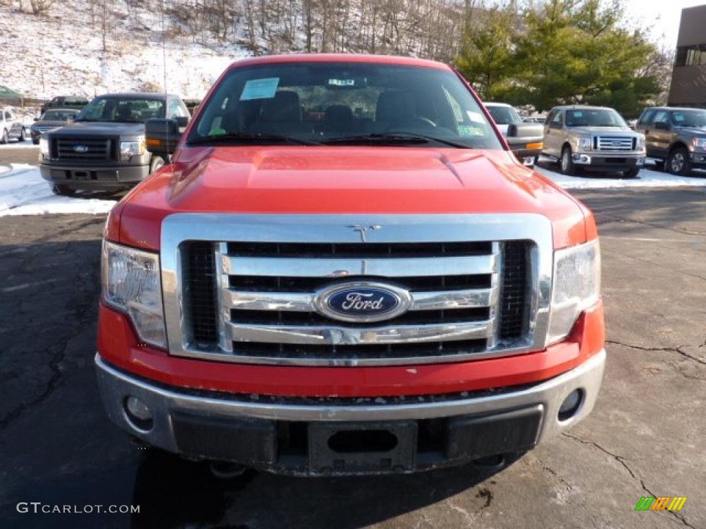 2011 F150 XLT SuperCab 4x4 - Race Red / Steel Gray photo #6