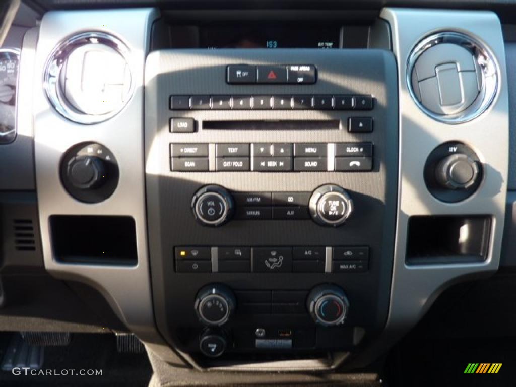 2011 Ford F150 XLT SuperCab 4x4 Controls Photo #42448843