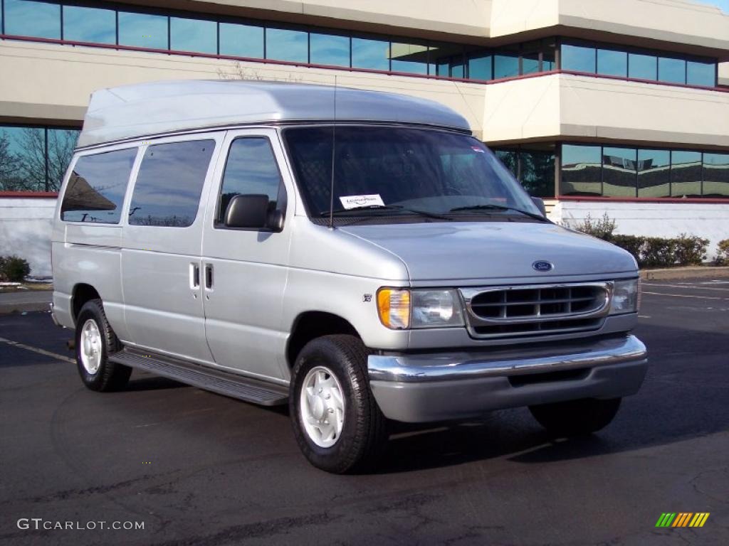 2002 E Series Van E350 Passenger Conversion - Silver Metallic / Medium Graphite photo #1