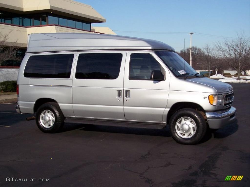 Silver Metallic 2002 Ford E Series Van E350 Passenger Conversion Exterior Photo #42449039