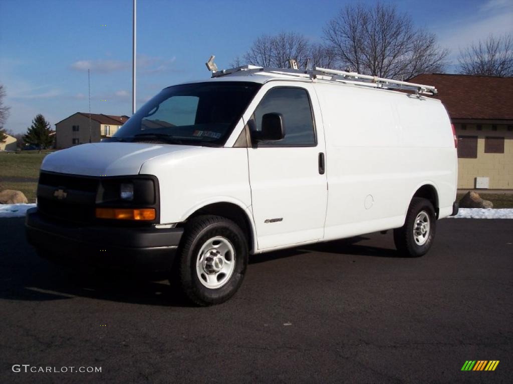 Summit White 2005 Chevrolet Express 2500 Commercial Van Exterior Photo #42450075