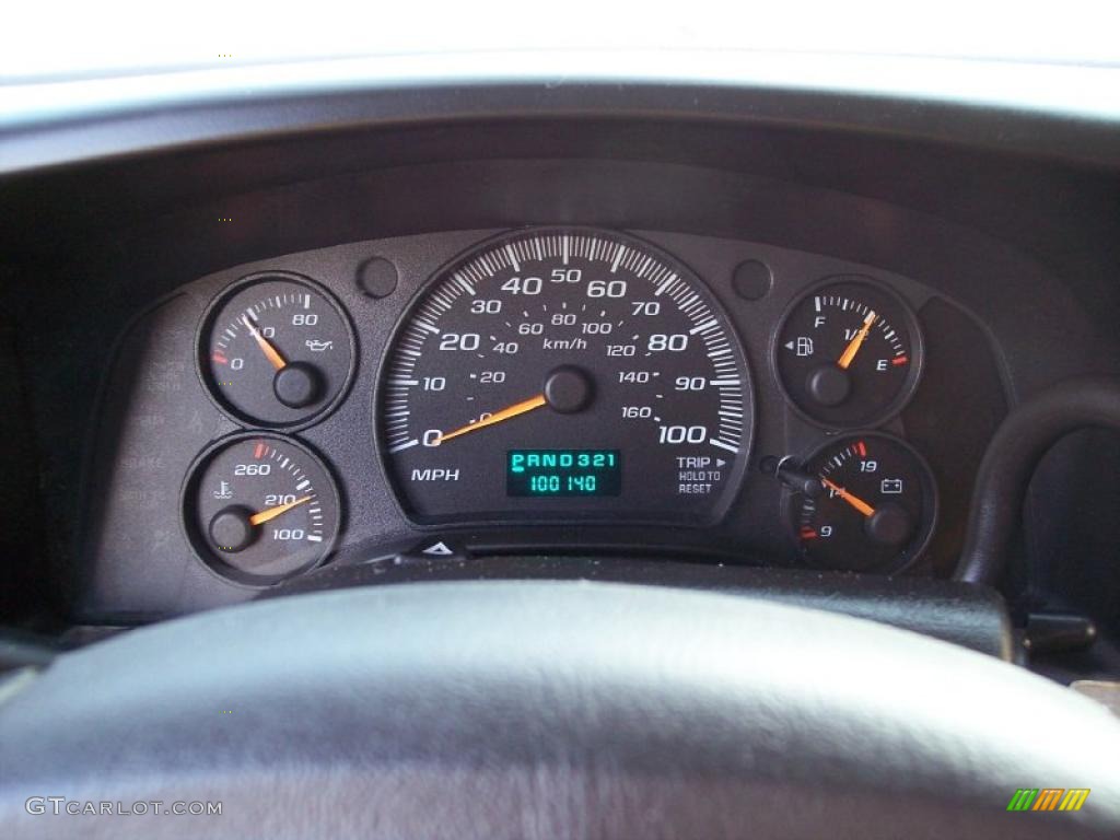 2005 Chevrolet Express 2500 Commercial Van Gauges Photo #42450747