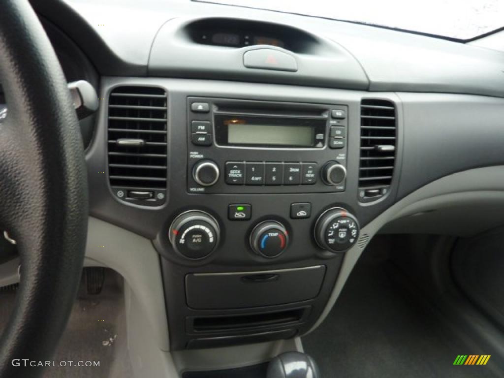 2006 Kia Optima EX Controls Photo #42451079