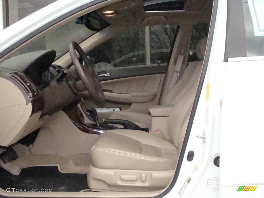 2006 Accord EX-L V6 Sedan - Taffeta White / Ivory photo #10