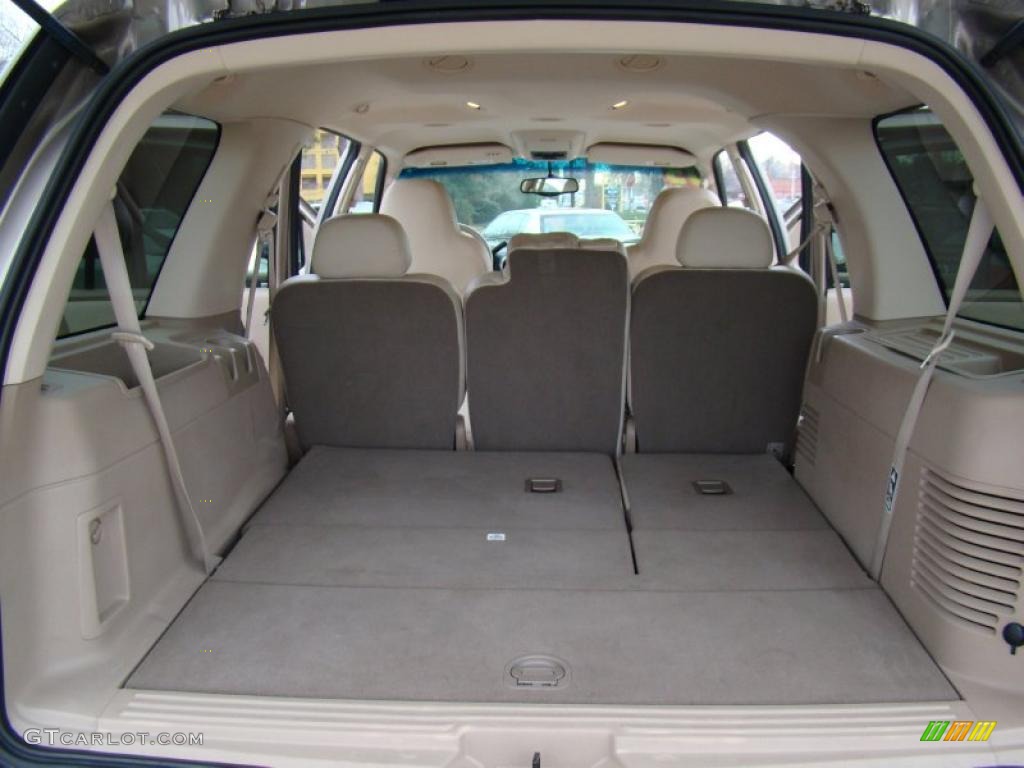 2003 Expedition XLT - Arizona Beige Metallic / Medium Parchment photo #18