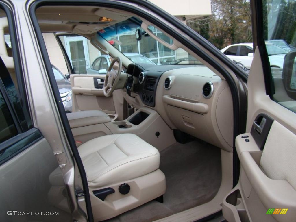 2003 Expedition XLT - Arizona Beige Metallic / Medium Parchment photo #19
