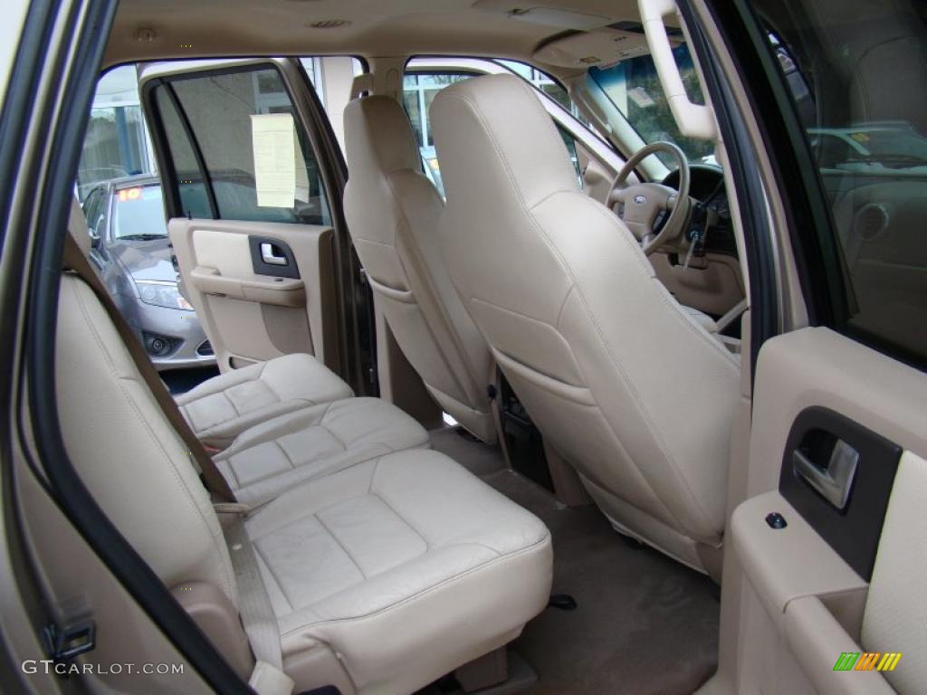 2003 Expedition XLT - Arizona Beige Metallic / Medium Parchment photo #20