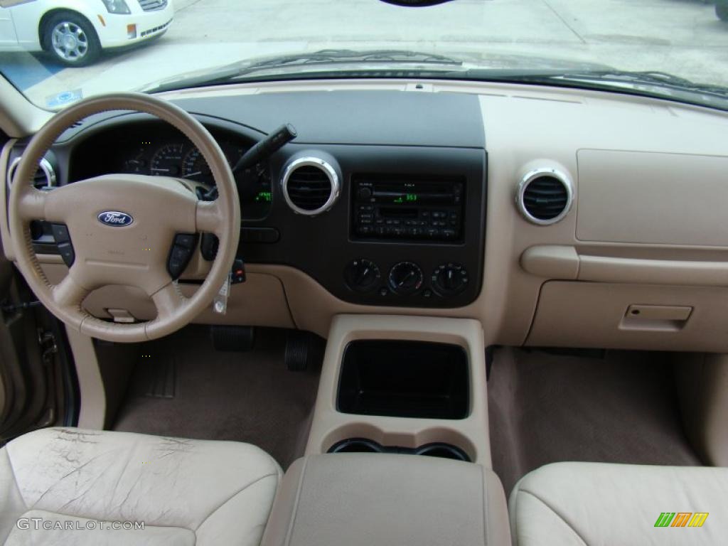 2003 Expedition XLT - Arizona Beige Metallic / Medium Parchment photo #21
