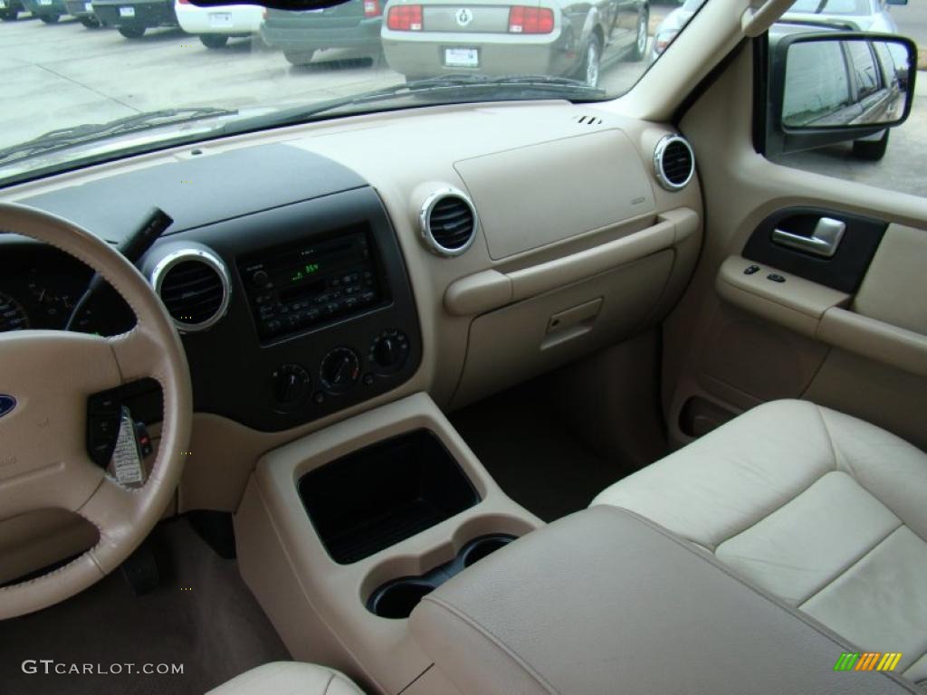 2003 Expedition XLT - Arizona Beige Metallic / Medium Parchment photo #23