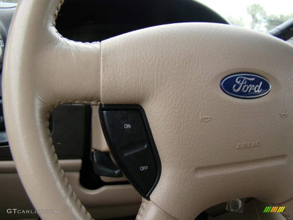 2003 Expedition XLT - Arizona Beige Metallic / Medium Parchment photo #28