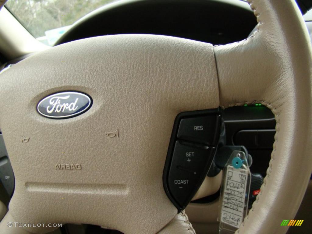 2003 Expedition XLT - Arizona Beige Metallic / Medium Parchment photo #29