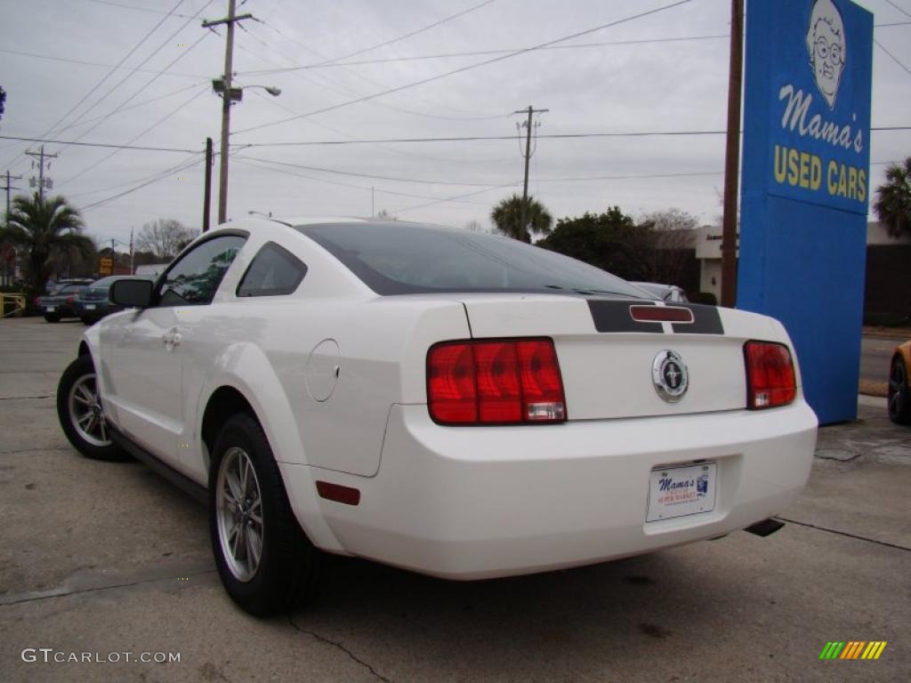 2005 Mustang V6 Premium Coupe - Performance White / Dark Charcoal photo #29