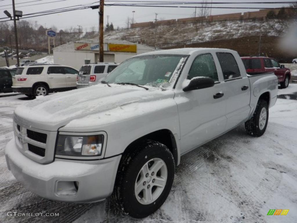 2010 Dakota Big Horn Crew Cab 4x4 - Bright Silver Metallic / Dark Slate Gray/Medium Slate Gray photo #5